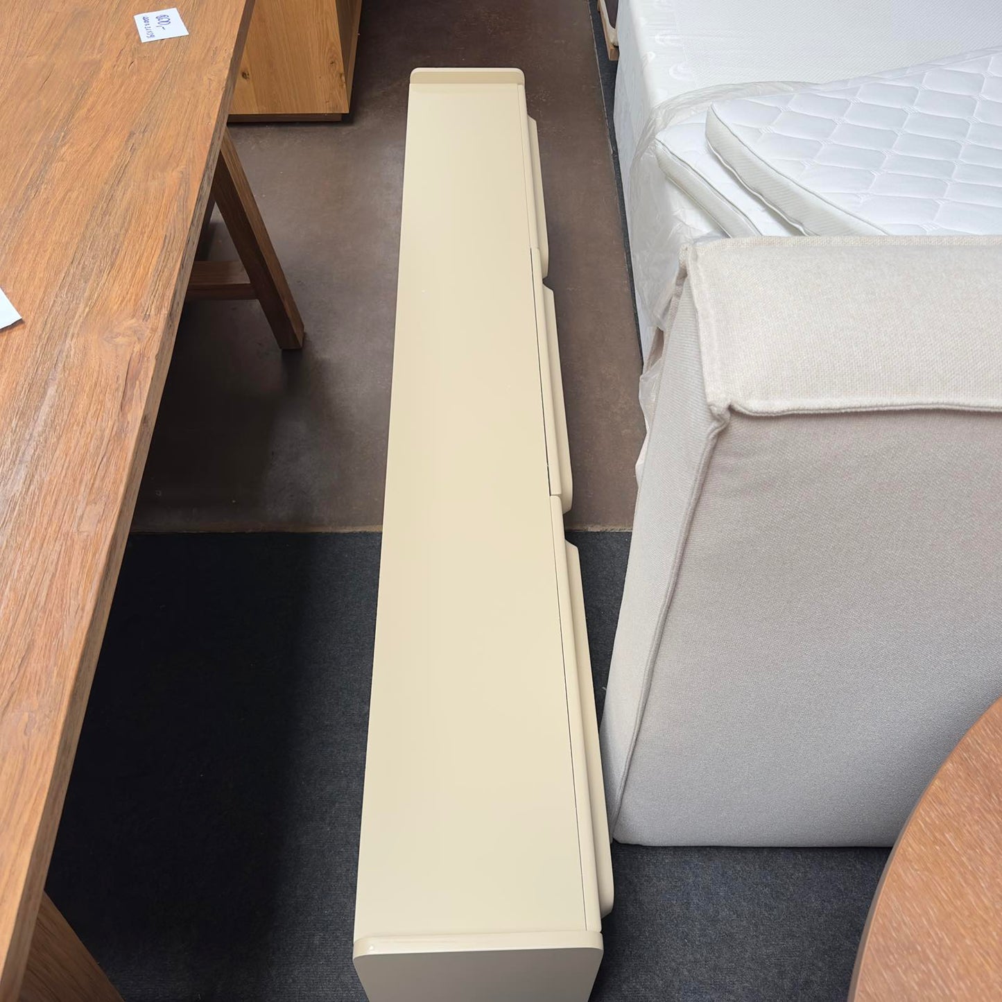 TV spintelė Space, 200 cm